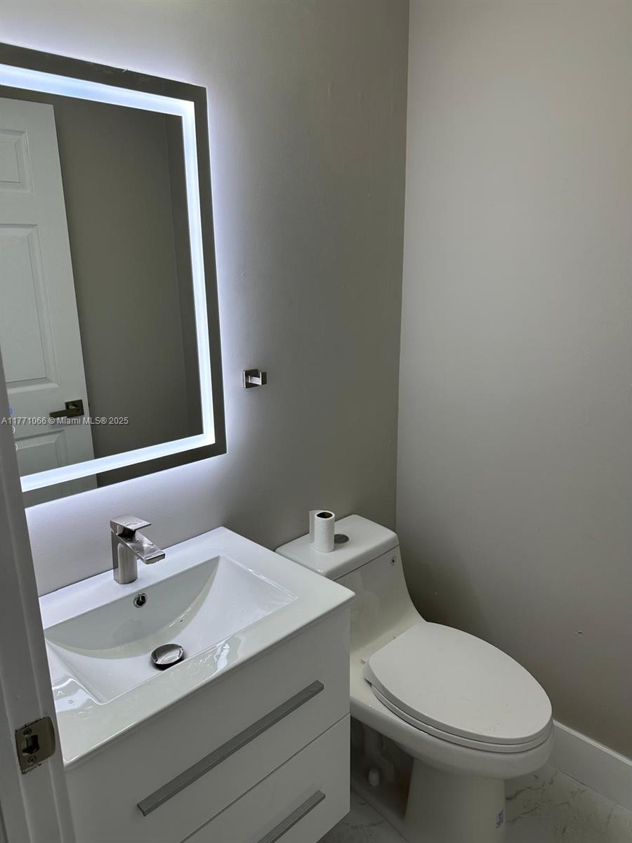 DORAL CHASE - Residential Lease
