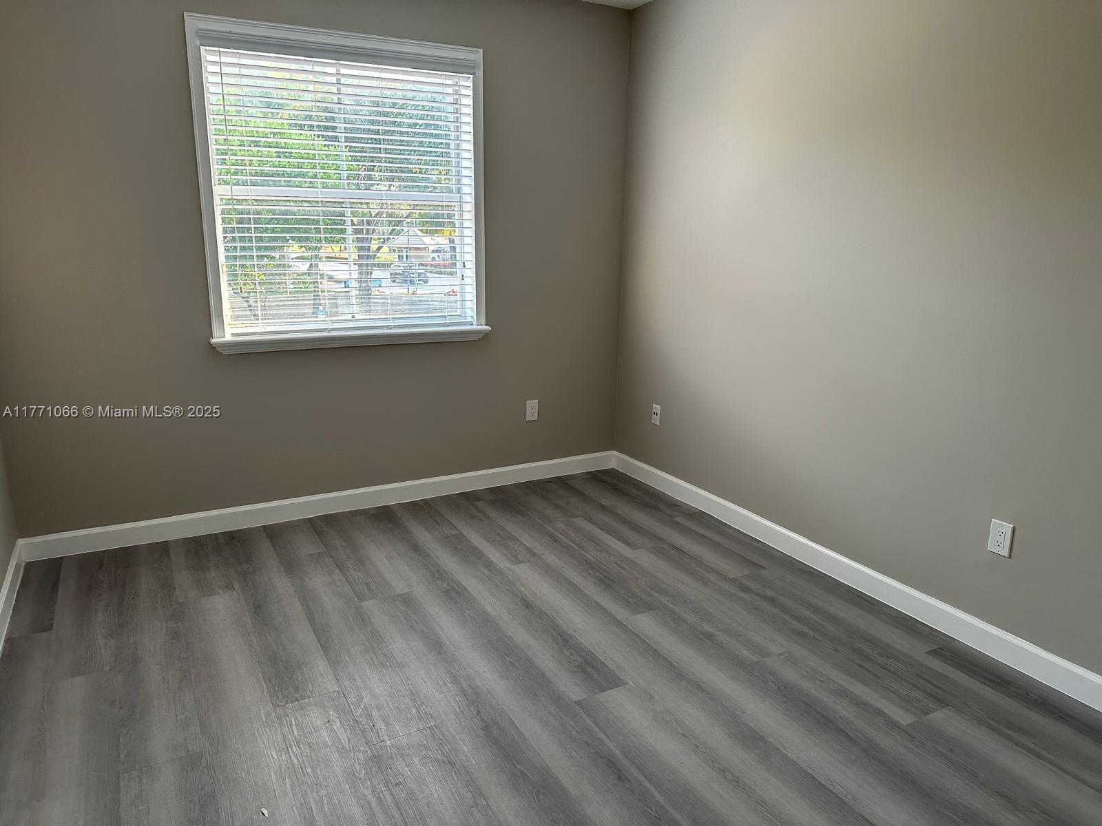 DORAL CHASE - Residential Lease