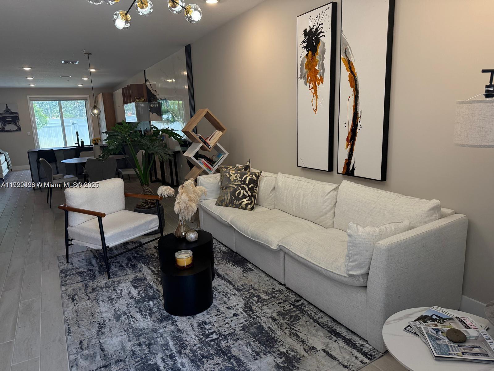 MERRICK SQUARE - Residential