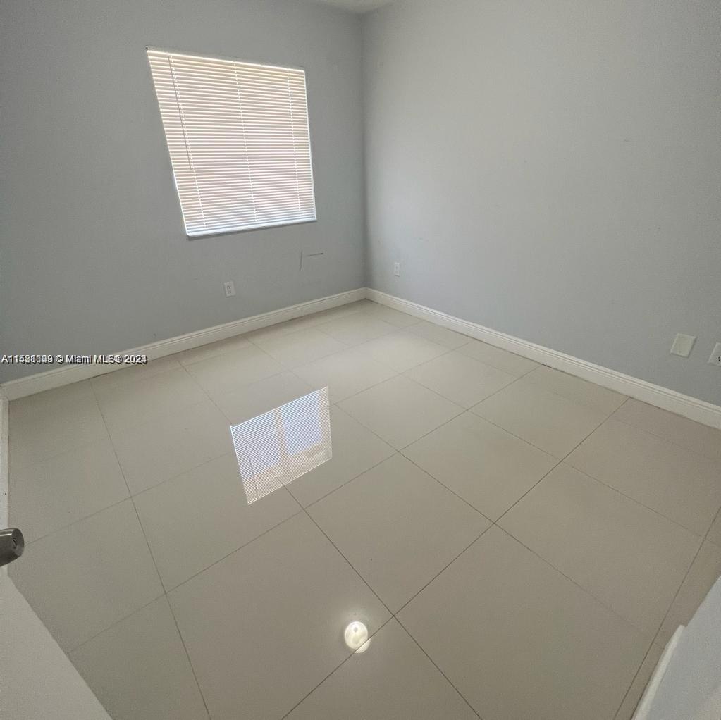 PINEAPPLE TRACE - Residential Lease