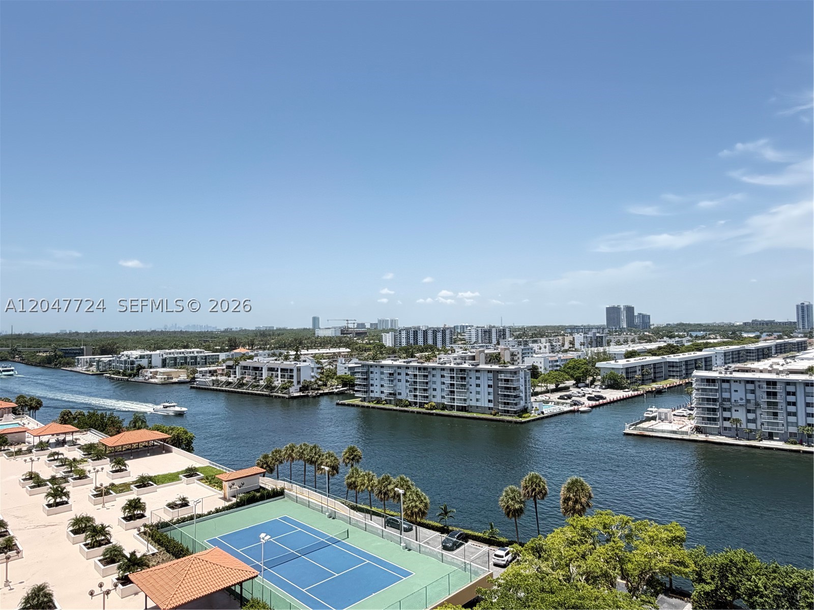 WINSTON TOWERS 500 CONDO - Residential