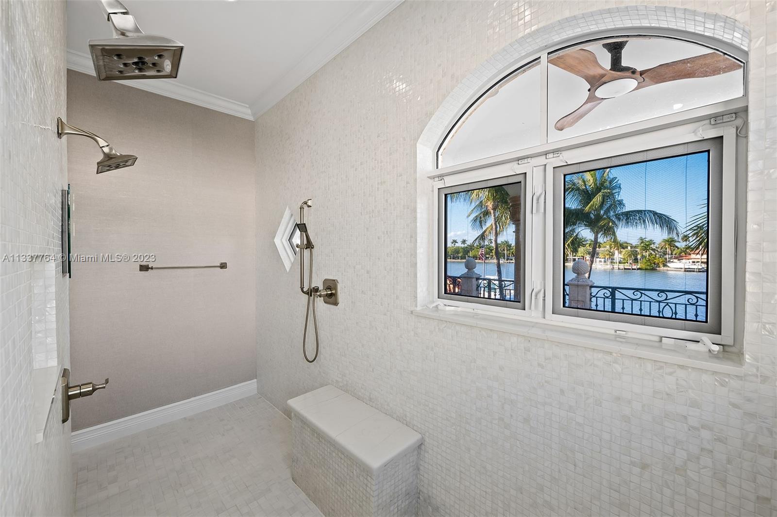 HOLLYWOOD LAKES SECTION - Residential