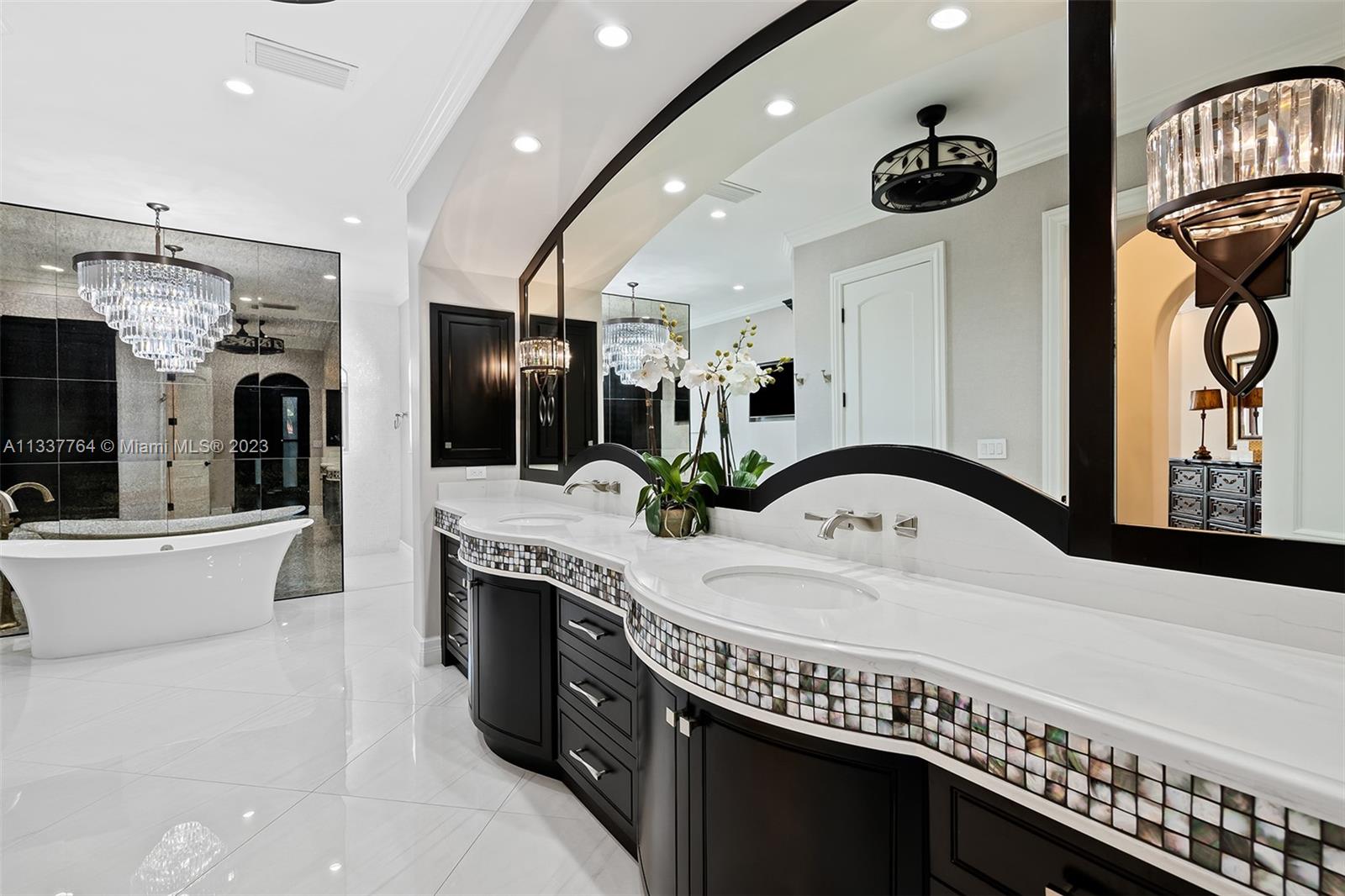 HOLLYWOOD LAKES SECTION - Residential