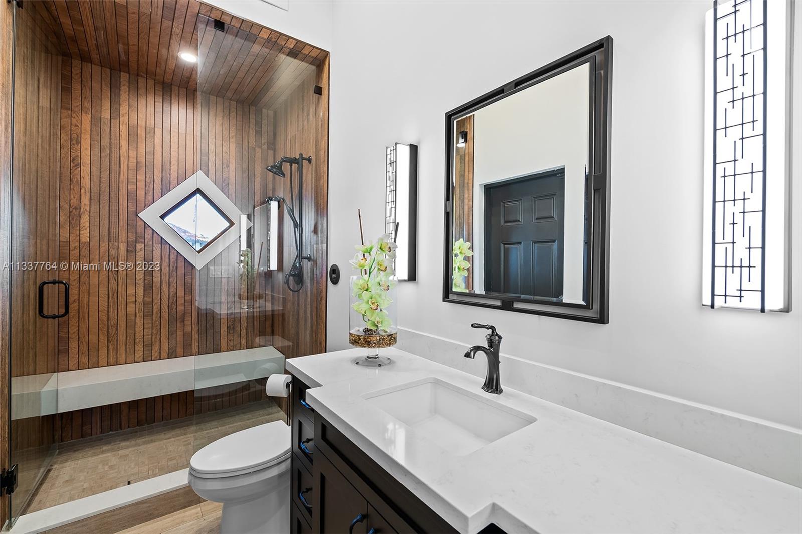 HOLLYWOOD LAKES SECTION - Residential