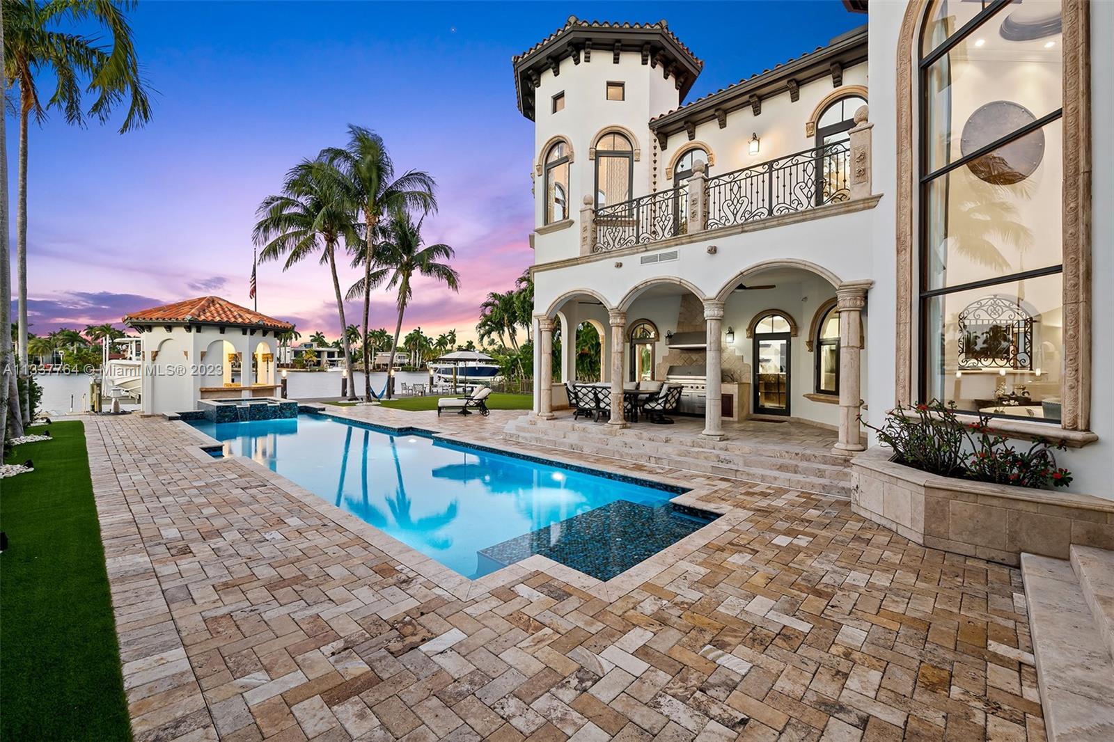 HOLLYWOOD LAKES SECTION - Residential