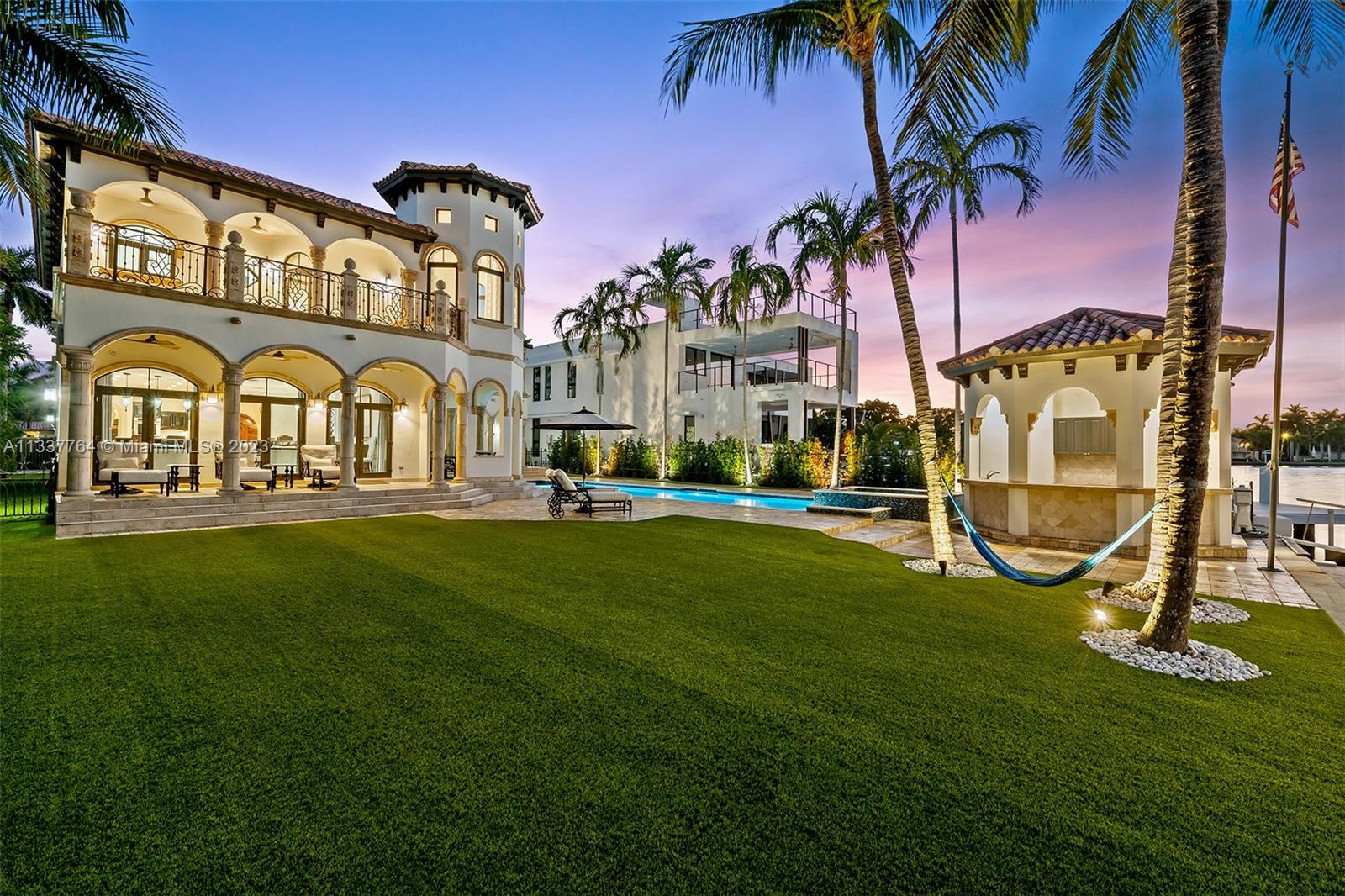 HOLLYWOOD LAKES SECTION - Residential