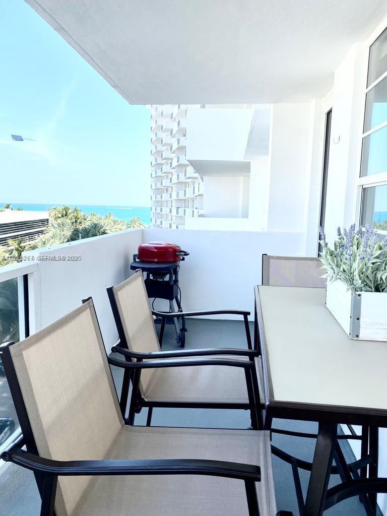 THE DECOPLAGE CONDO - Residential