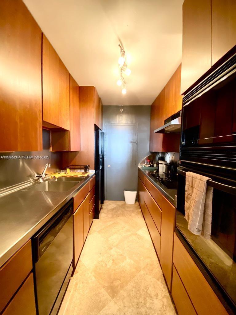 THE DECOPLAGE CONDO - Residential