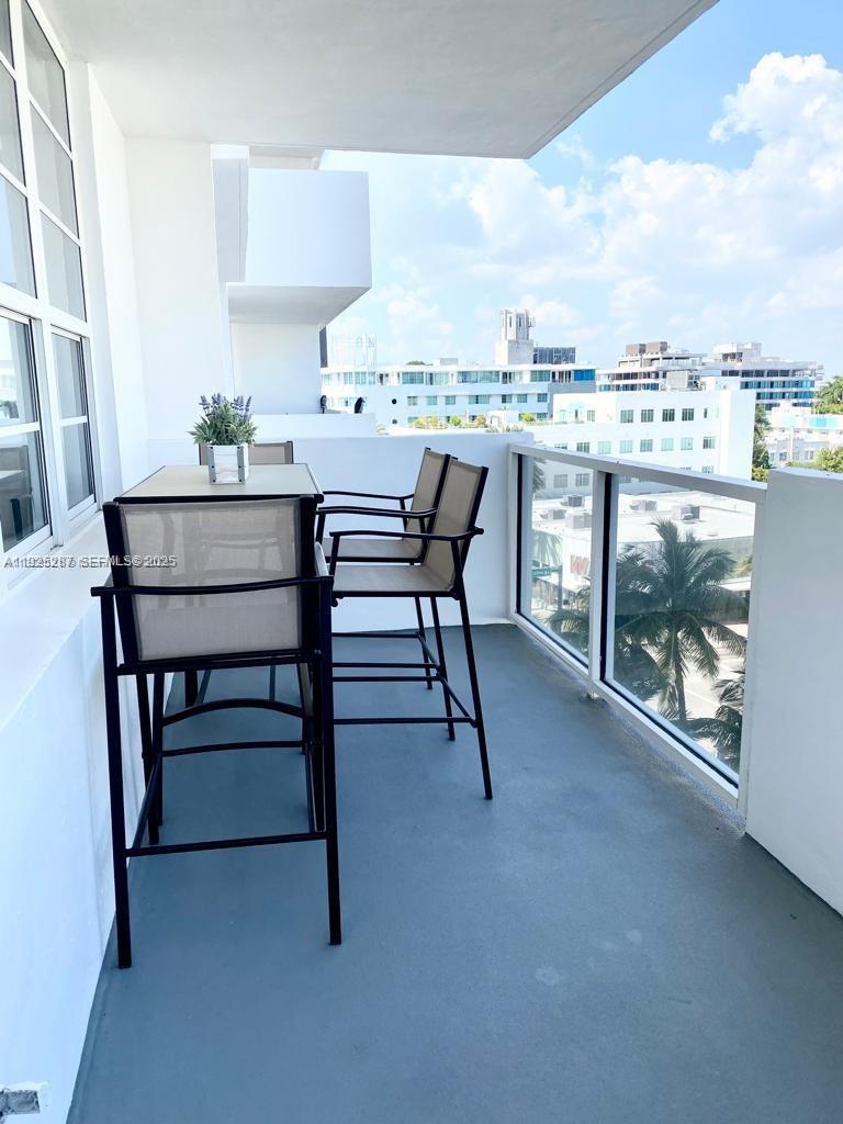 THE DECOPLAGE CONDO - Residential