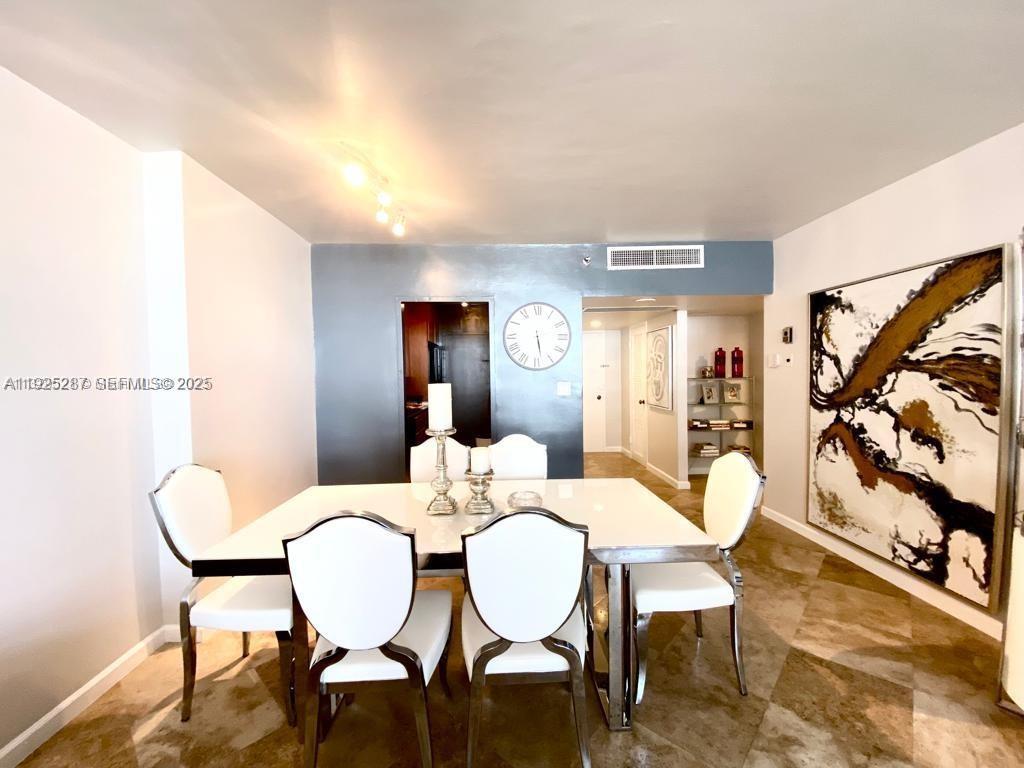 THE DECOPLAGE CONDO - Residential