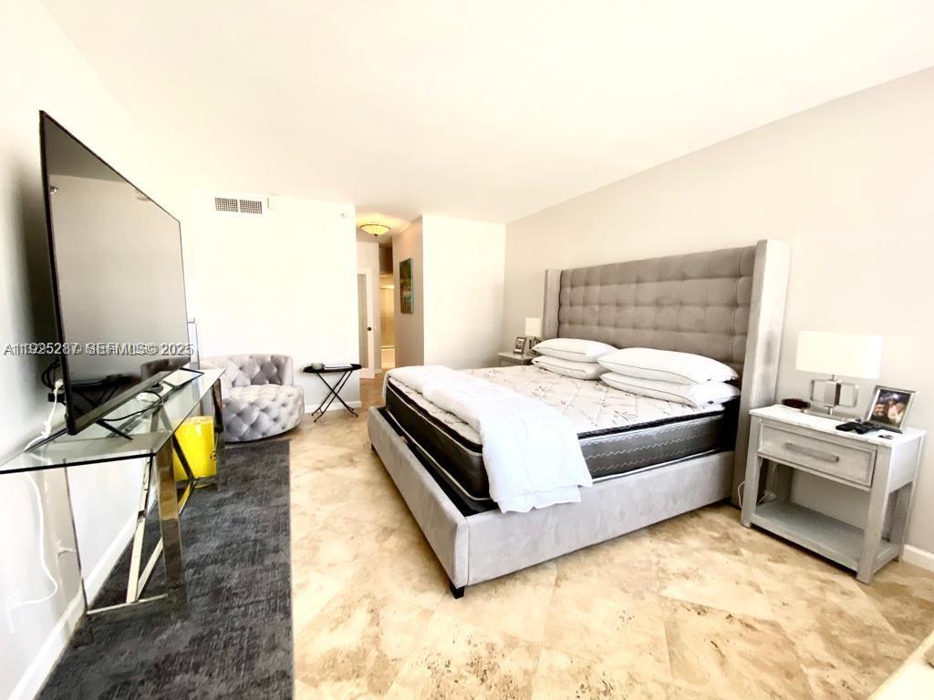 THE DECOPLAGE CONDO - Residential