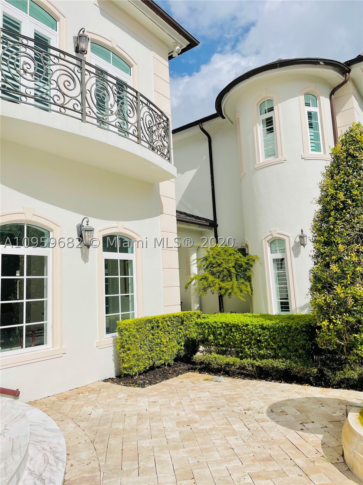 HELMS COUNTRY ESTATES RE- - Residential