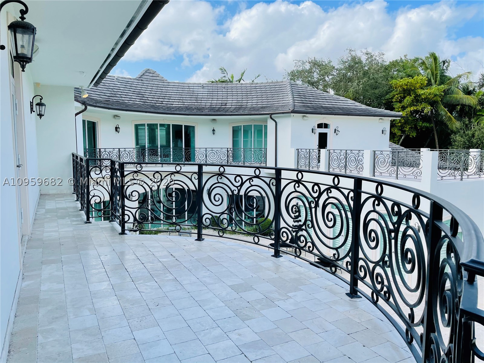 HELMS COUNTRY ESTATES RE- - Residential