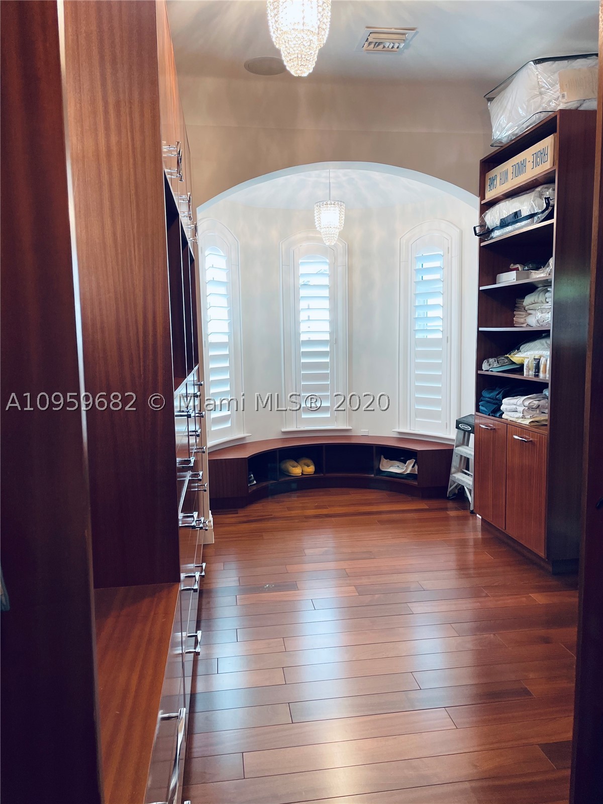 HELMS COUNTRY ESTATES RE- - Residential