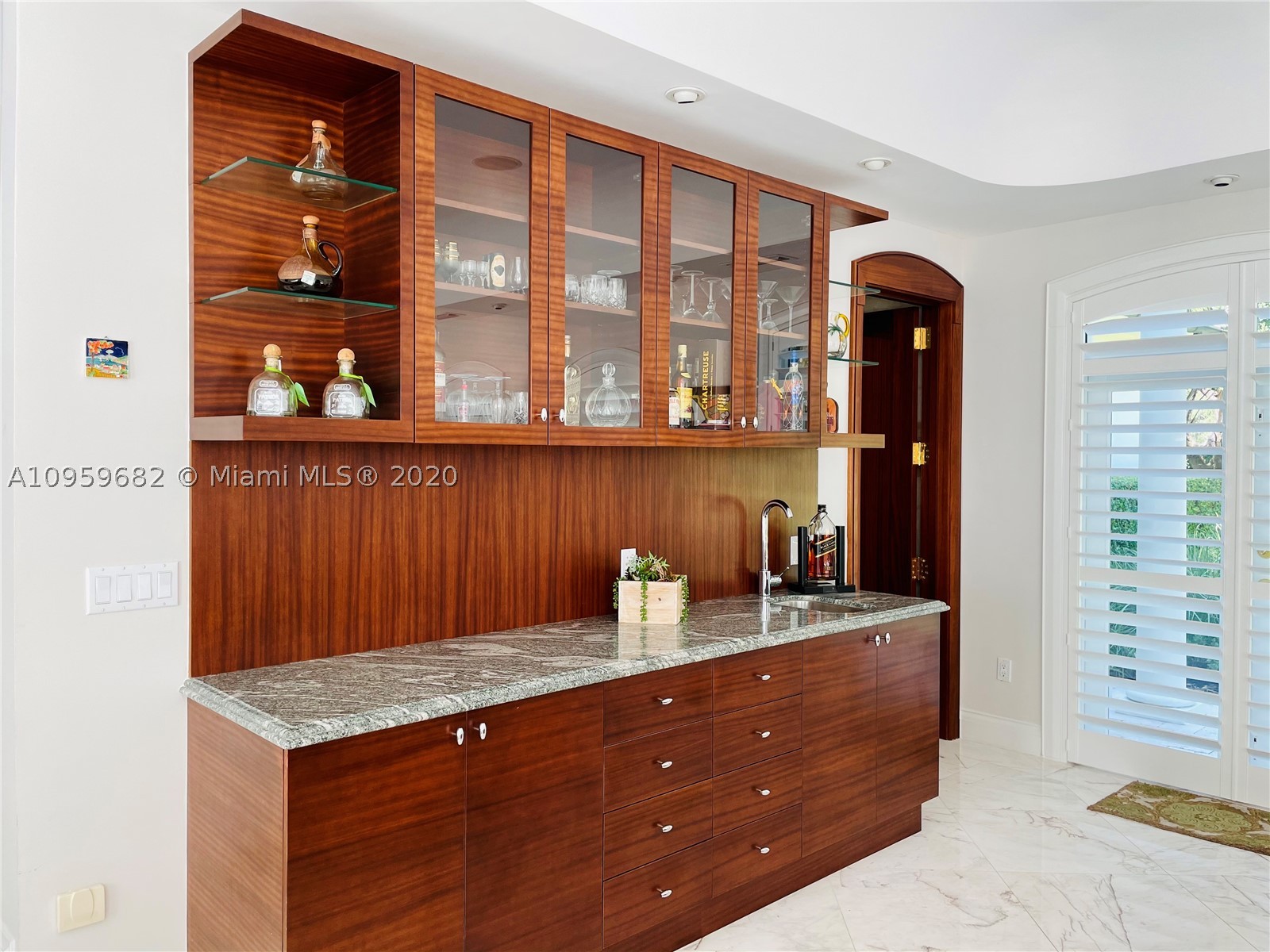 HELMS COUNTRY ESTATES RE- - Residential