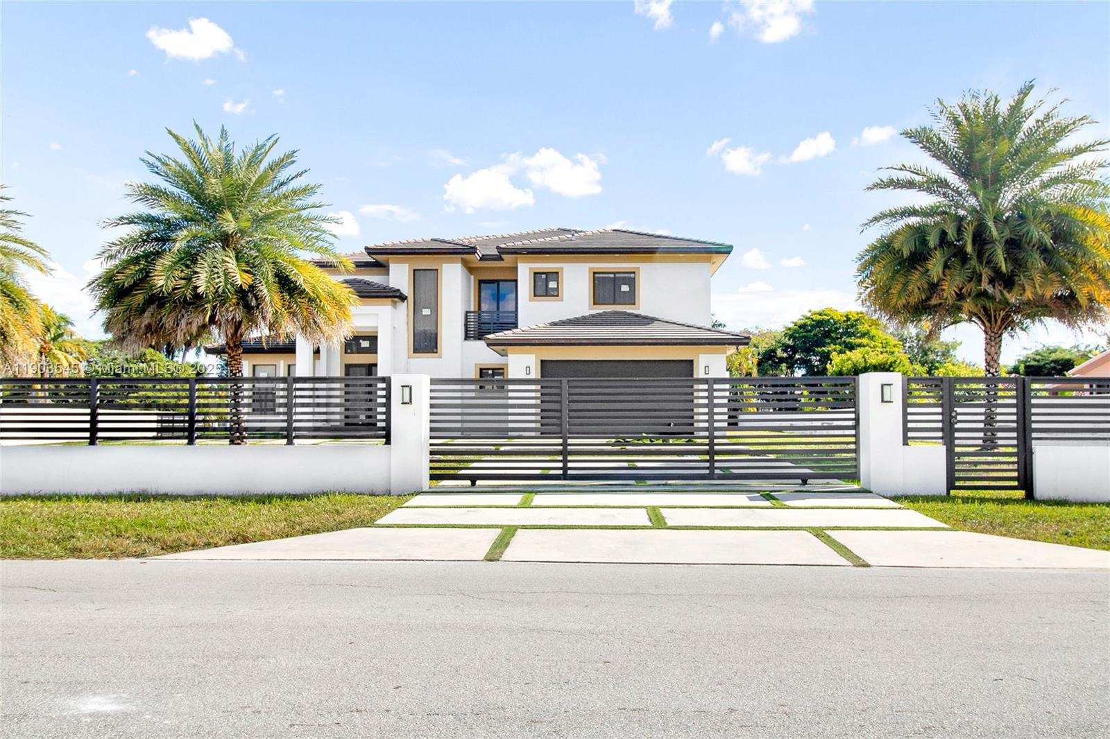 Brand new 2024 construction! Stunning modern home featuring 7 spacious bedrooms and 5 luxurious bathrooms. This beautiful property offers high-end finishes, open-concept living spaces, a gourmet kitchen with top-of-the-line appliances, and elegant details throughout. Perfect for large families or multi-generational living, with plenty of natural light and contemporary design. Enjoy a private backyard ideal for entertaining and relaxing. Conveniently located near major highways, shopping, schools, and parks. Move-in ready — experience luxury and comfort in this exceptional new home!