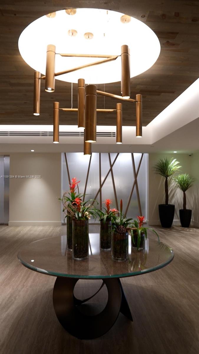 RONEY PALACE CONDO - Residential