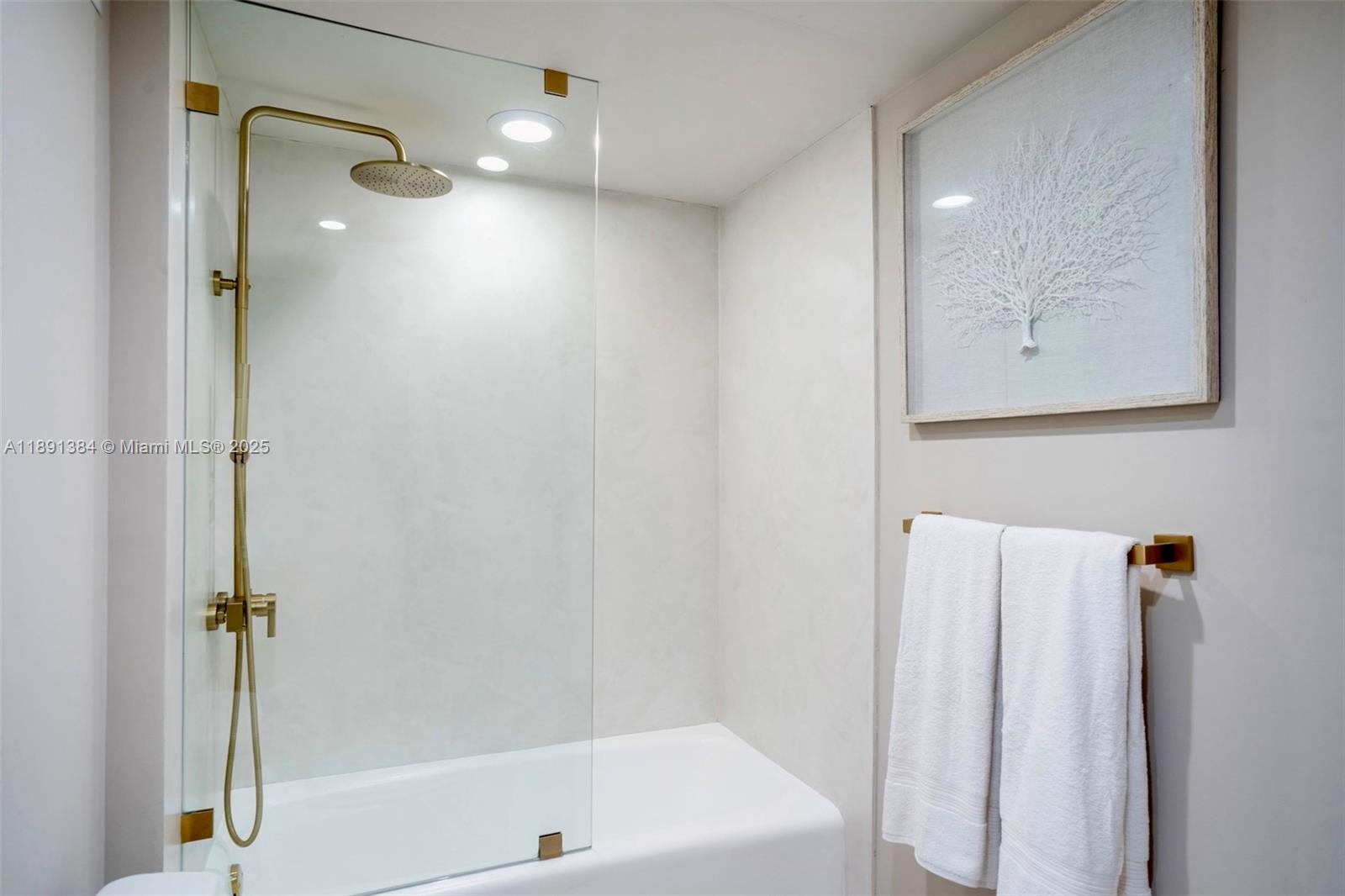 RONEY PALACE CONDO - Residential