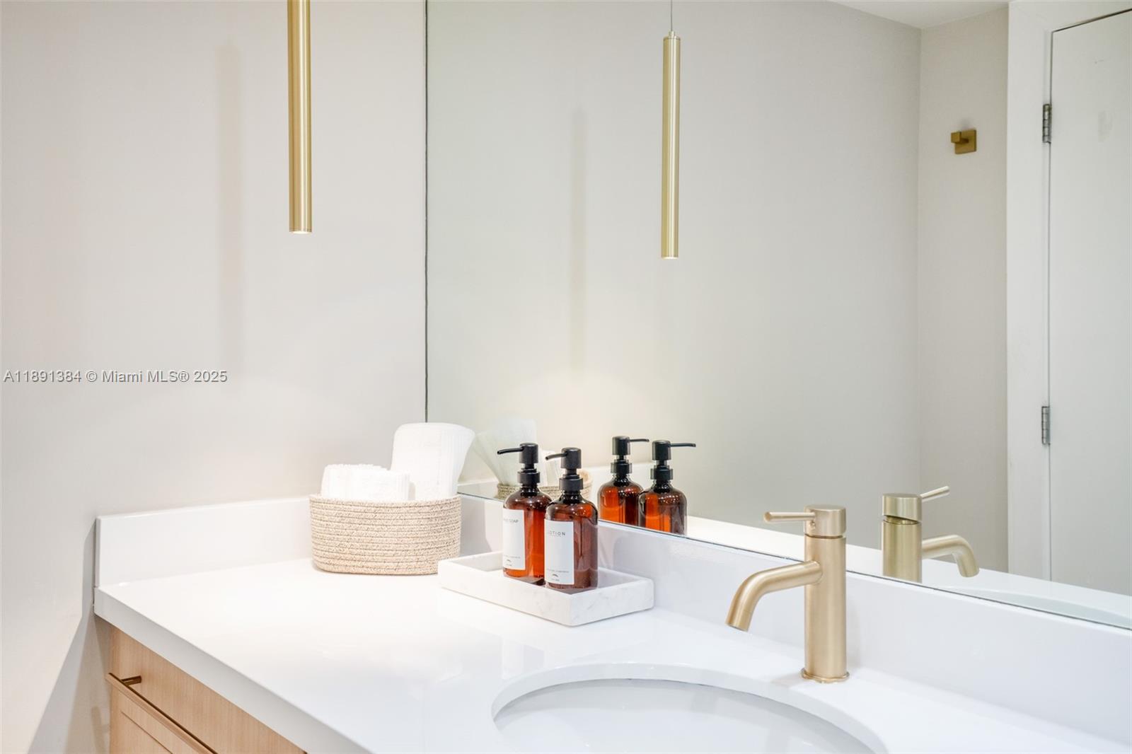RONEY PALACE CONDO - Residential