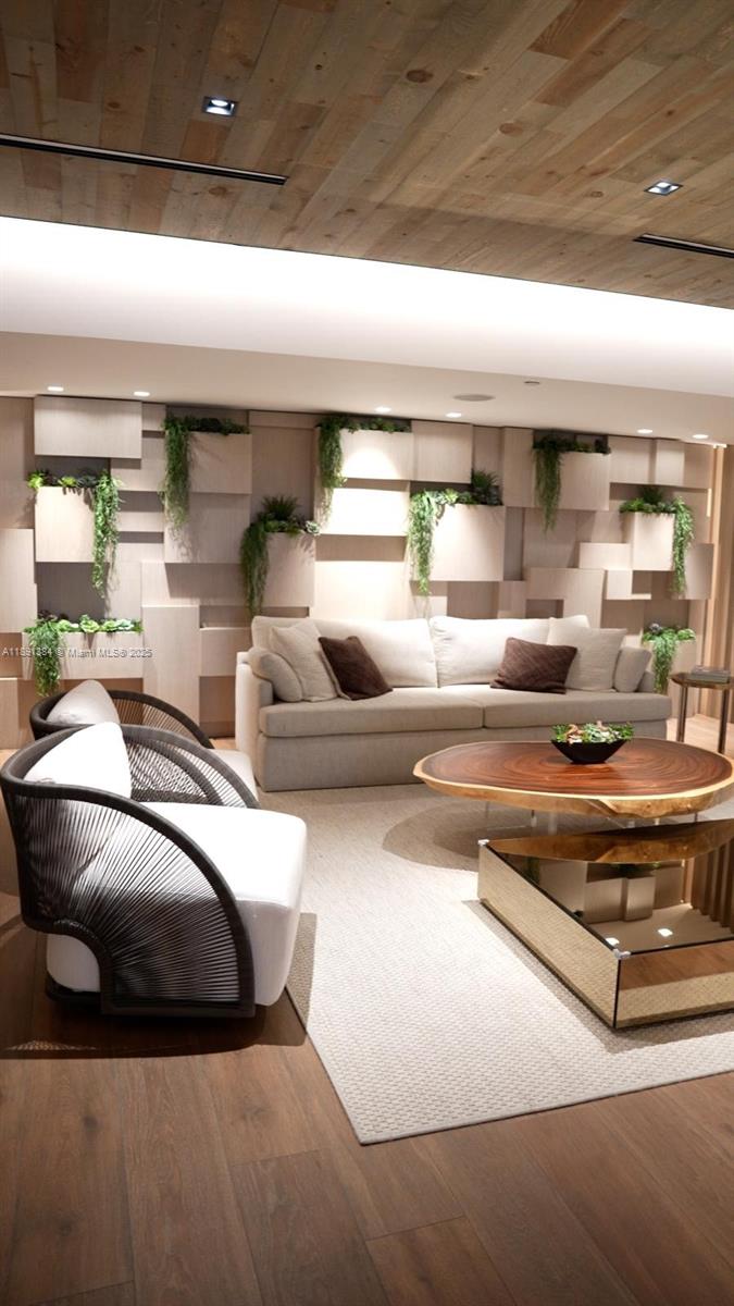 RONEY PALACE CONDO - Residential