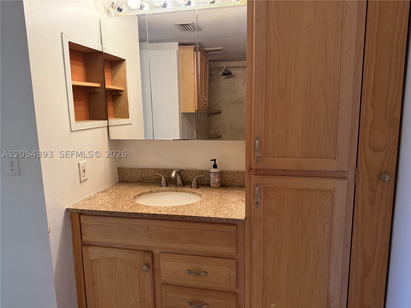 SHERIDAN EAST CONDO BLDG - Residential Lease