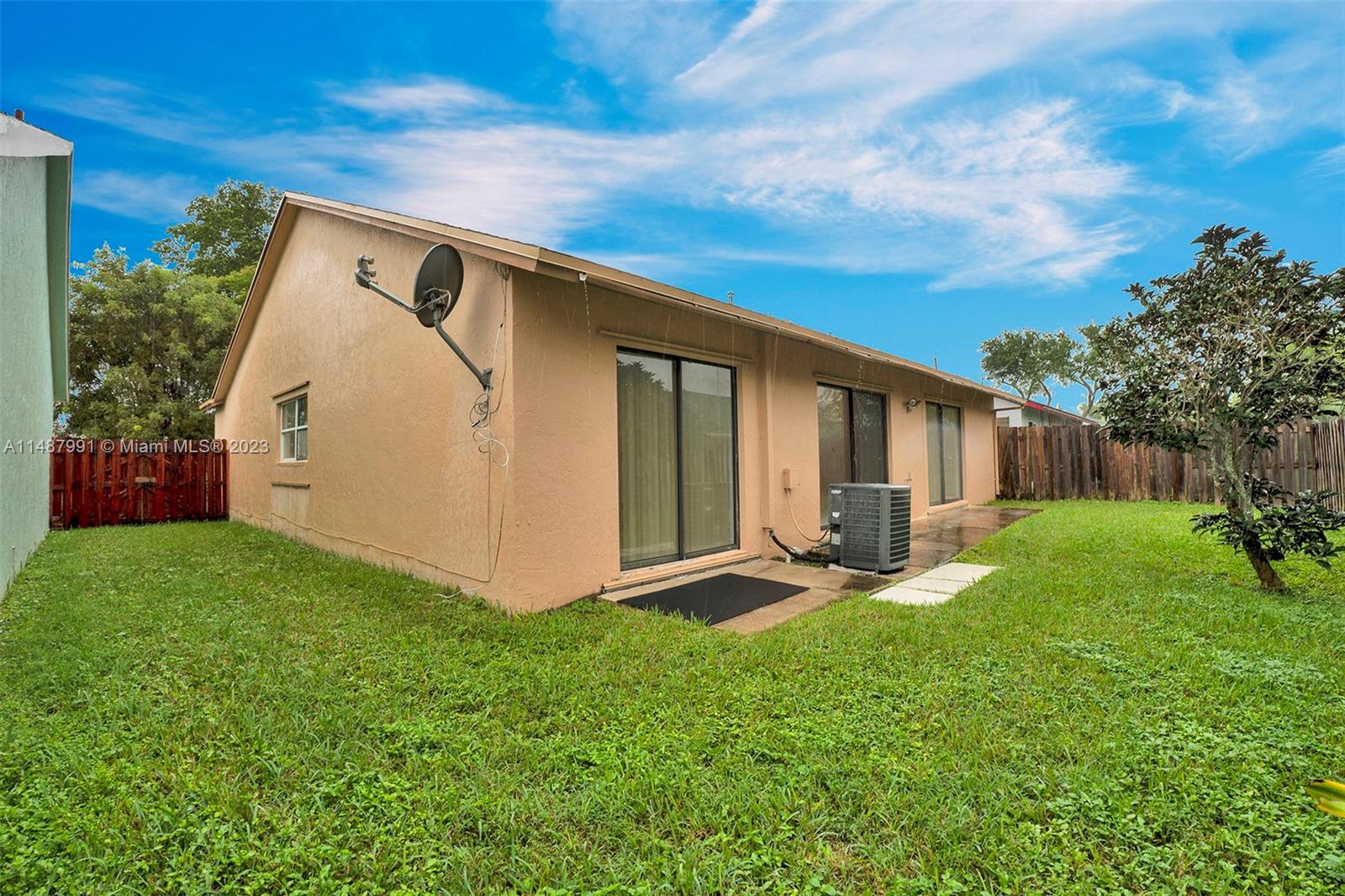 EDGEWATER PARK - Residential