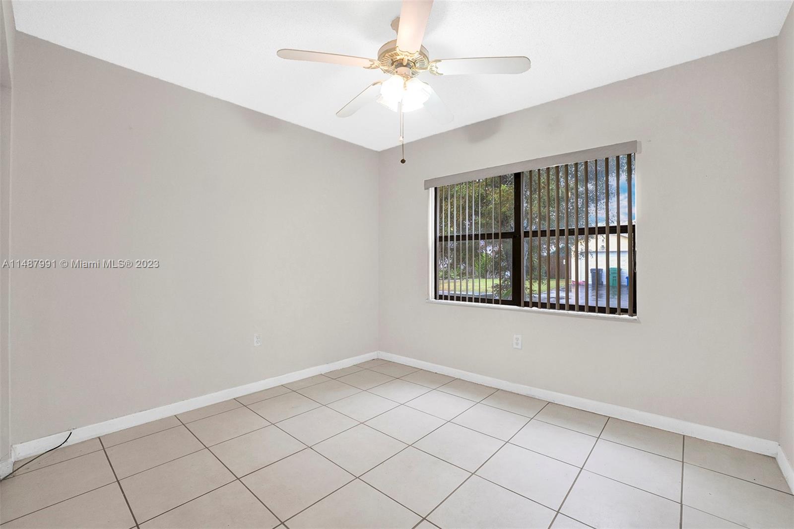 EDGEWATER PARK - Residential