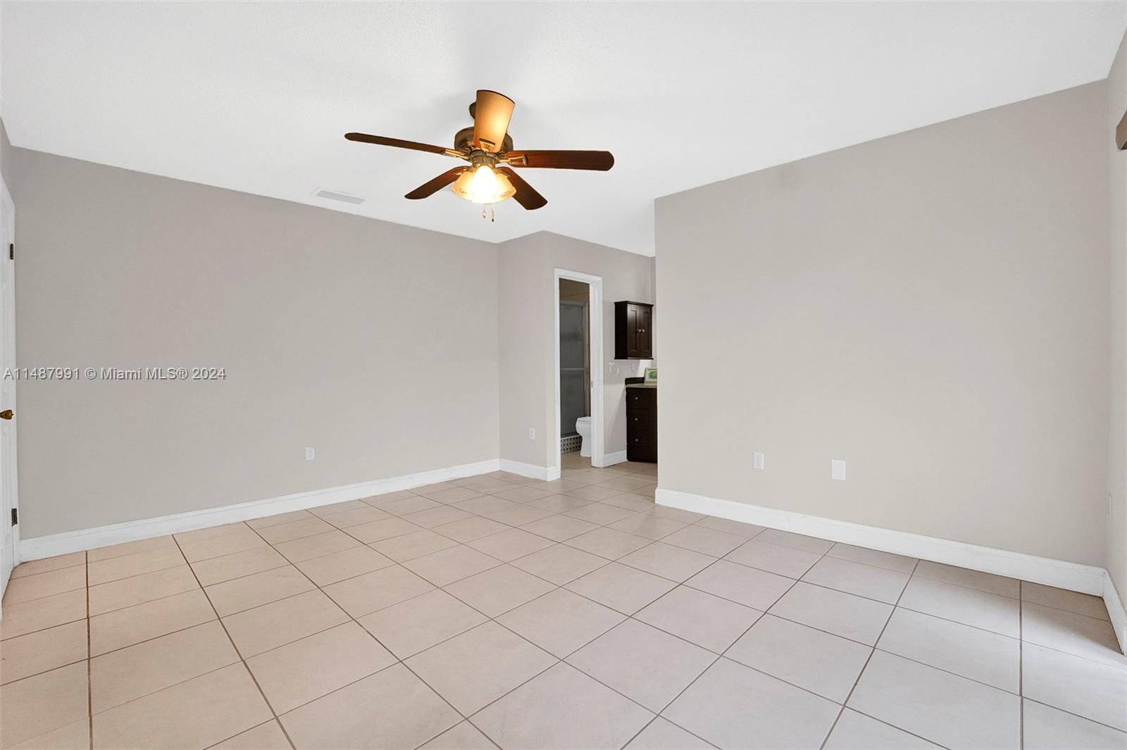 EDGEWATER PARK - Residential