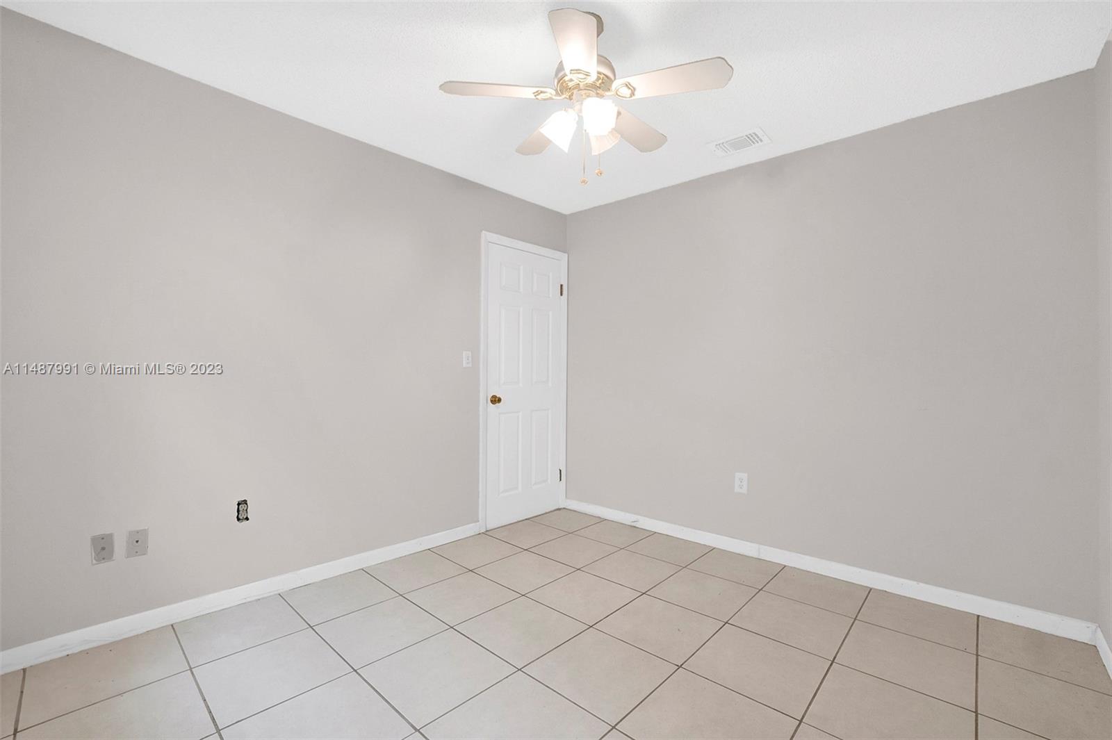EDGEWATER PARK - Residential