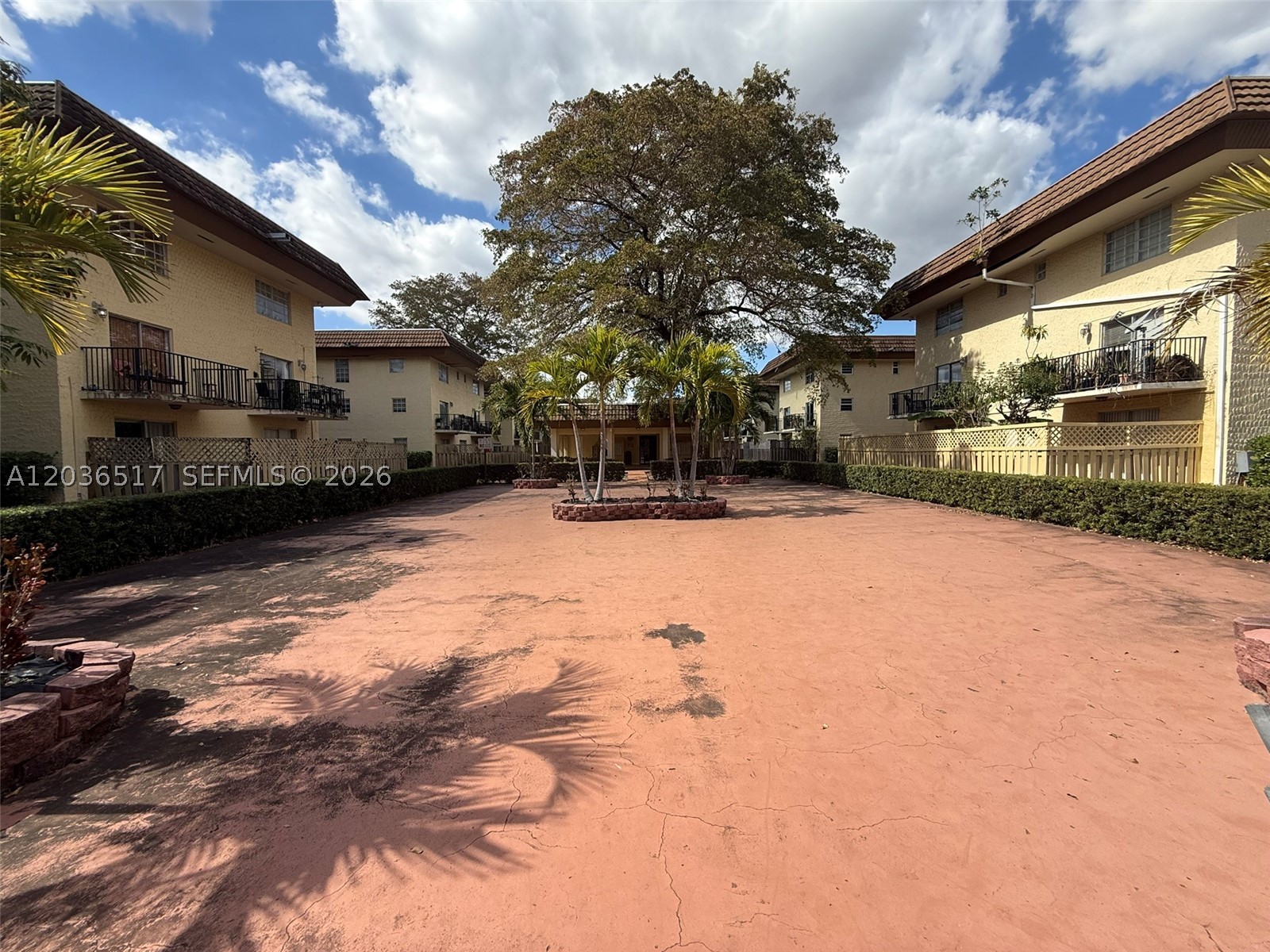 COURTYARDS AT KENDALL CON - Residential