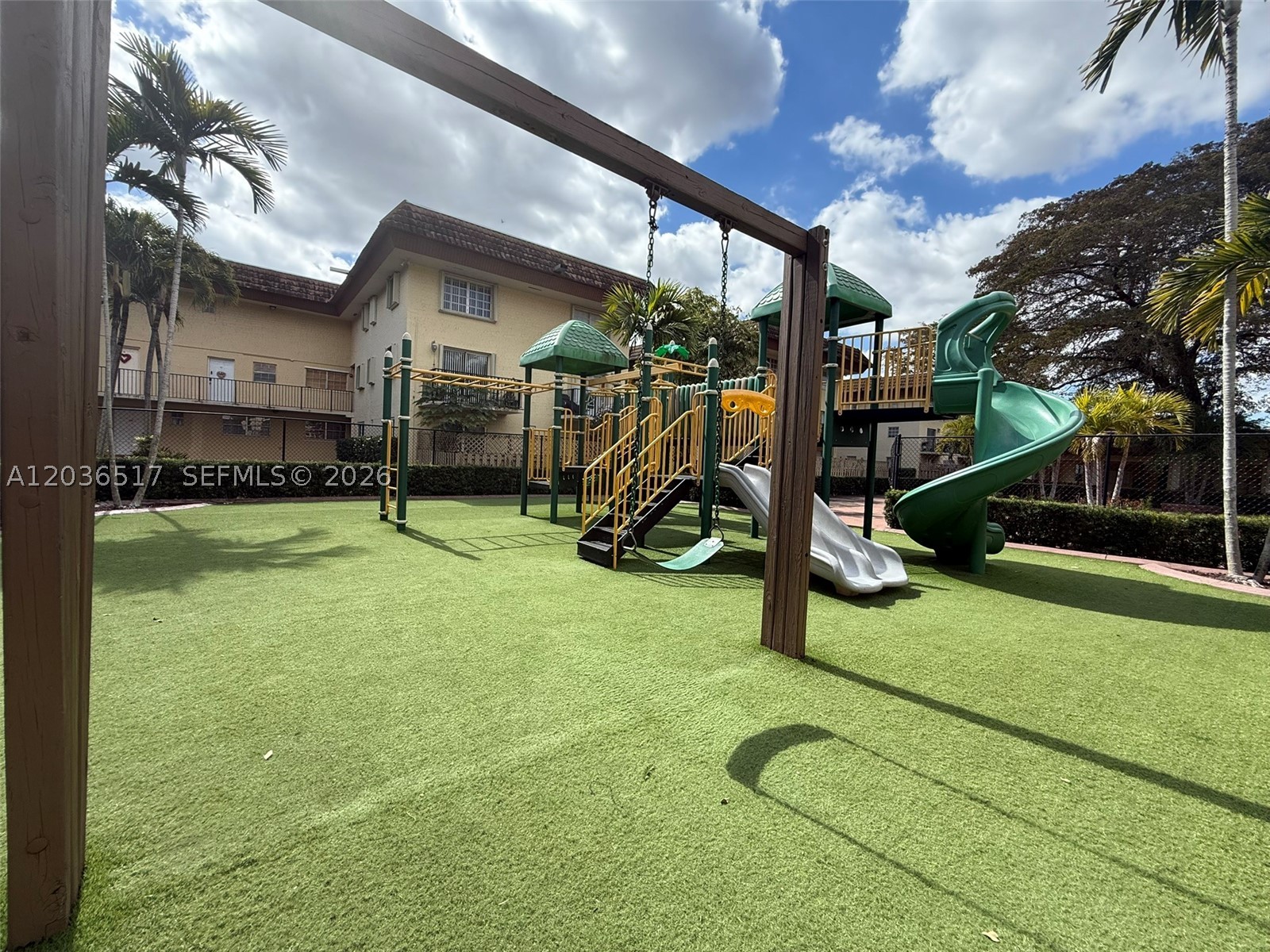 COURTYARDS AT KENDALL CON - Residential