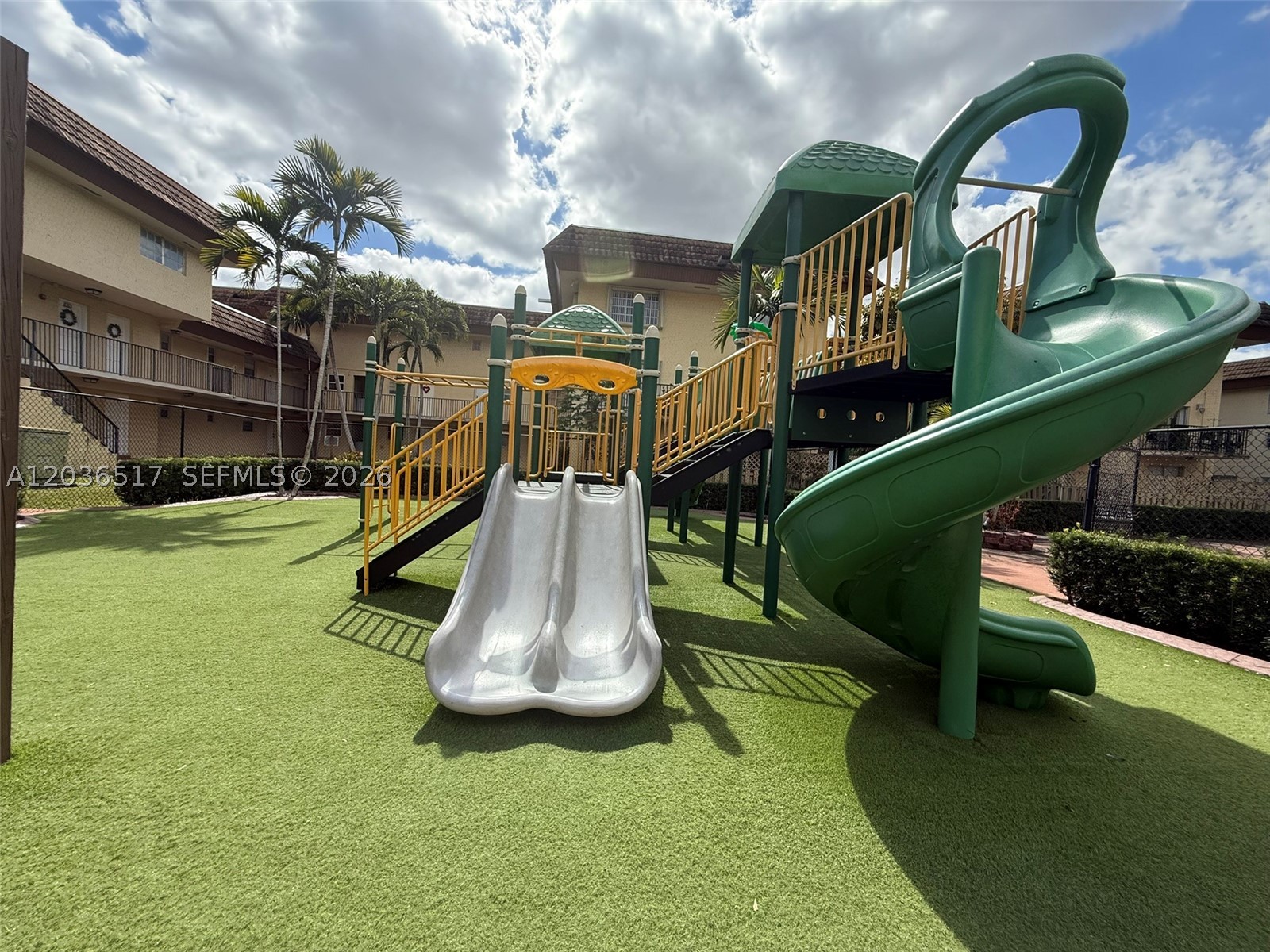 COURTYARDS AT KENDALL CON - Residential