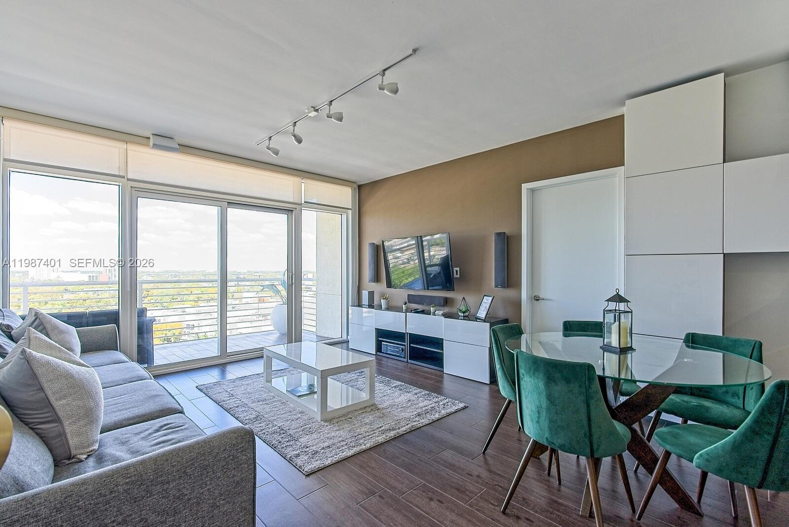 MIDBLOCK MIAMI CONDO - Residential