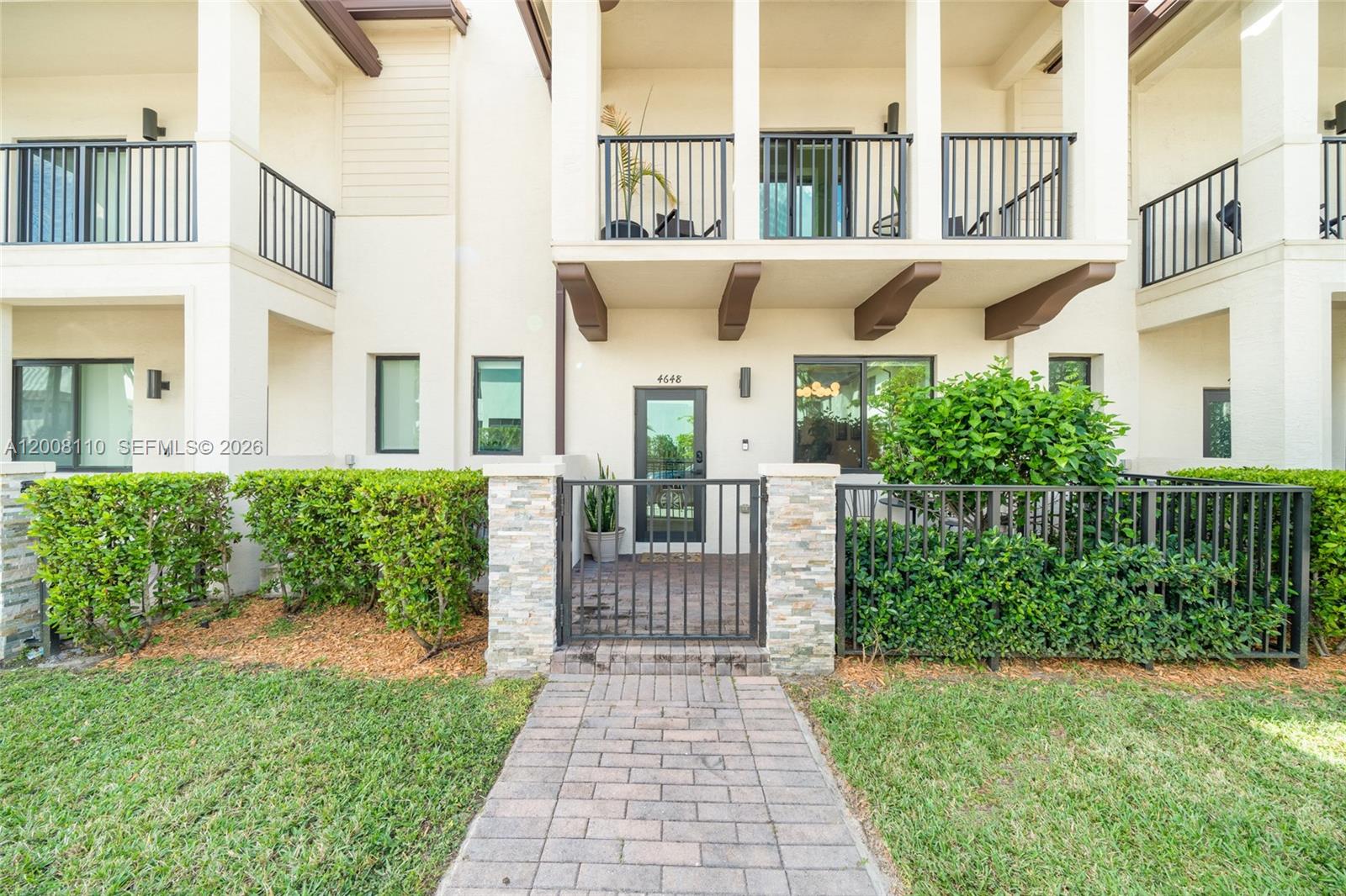 DOWNTOWN DORAL SOUTH PHAS - Residential