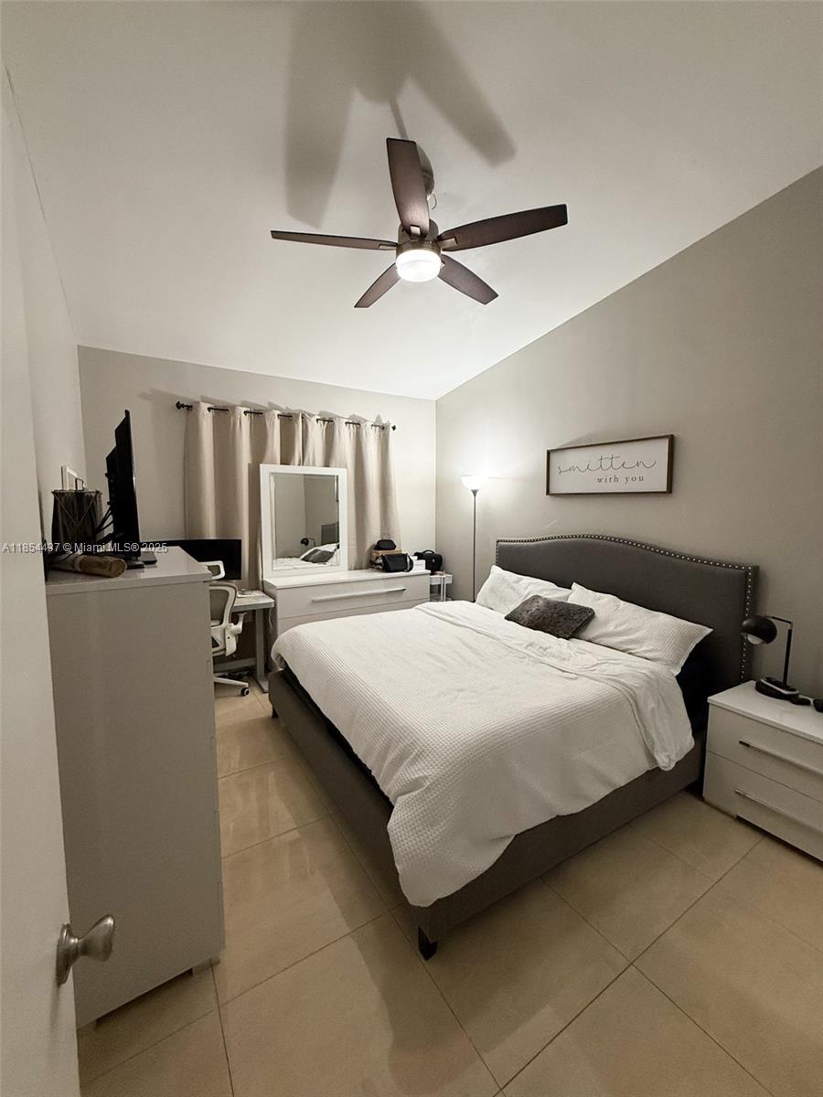 COUNTRY LAKE MANORS TOWNH - Residential Lease
