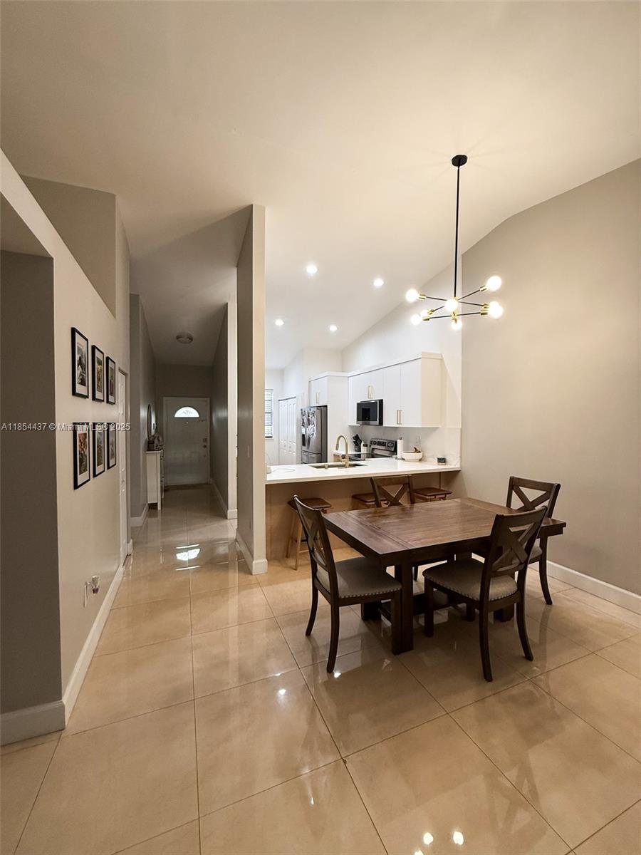 COUNTRY LAKE MANORS TOWNH - Residential Lease