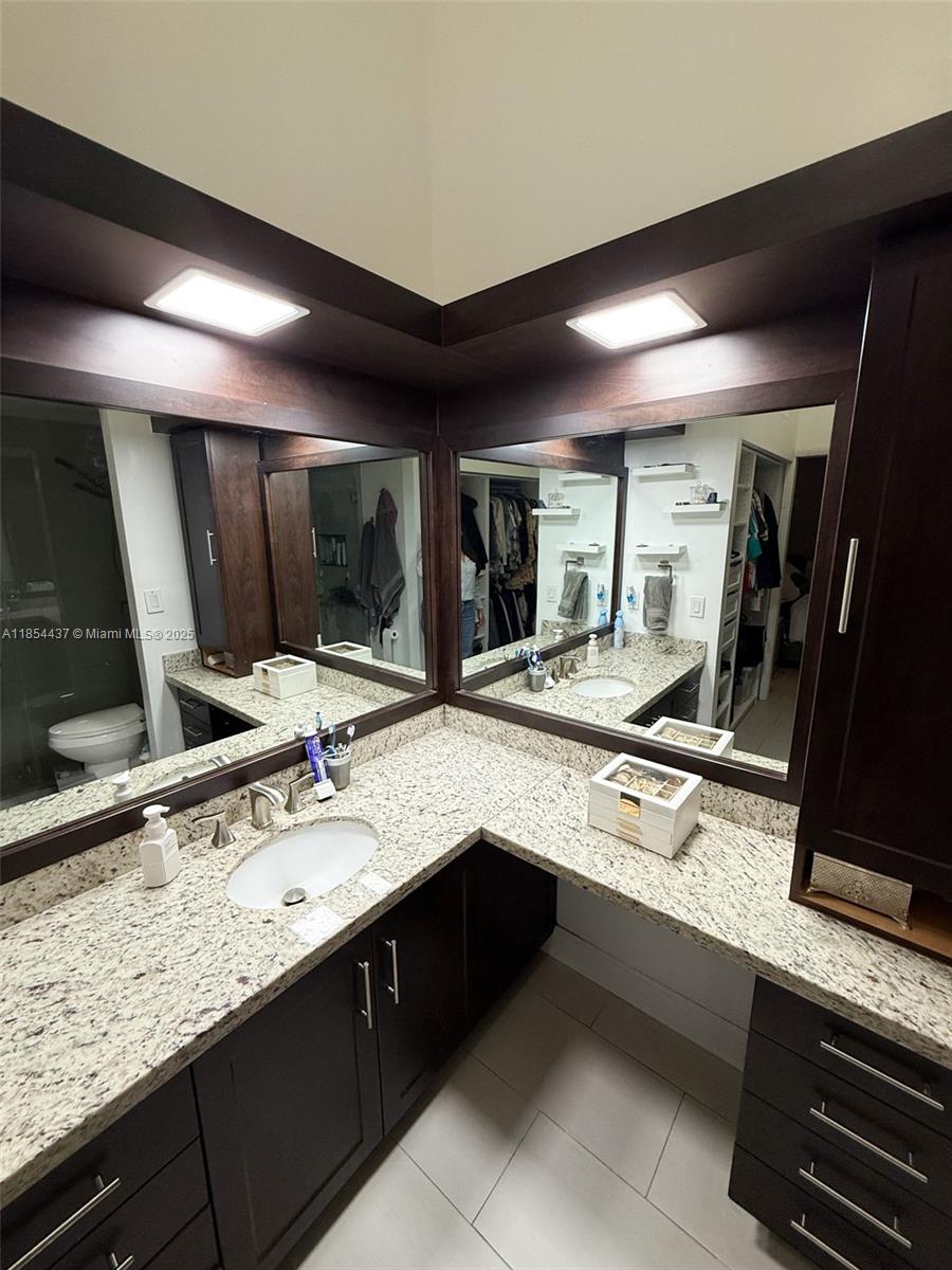 COUNTRY LAKE MANORS TOWNH - Residential Lease