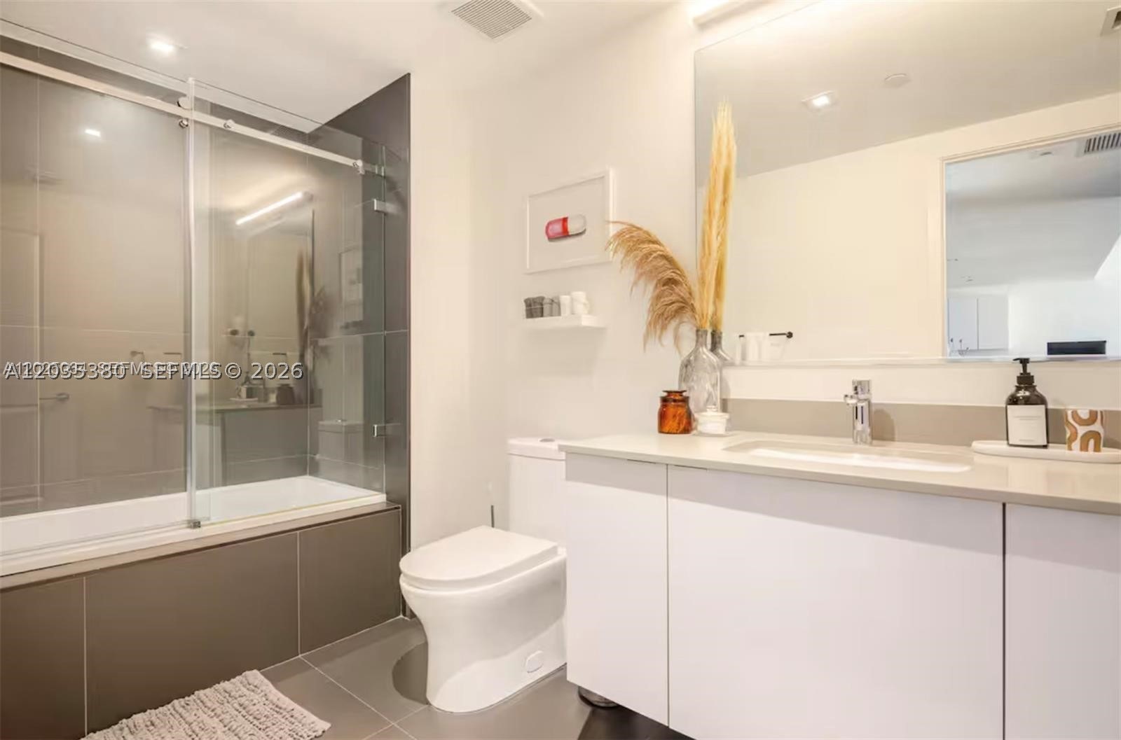CANVAS CONDO - Residential Lease
