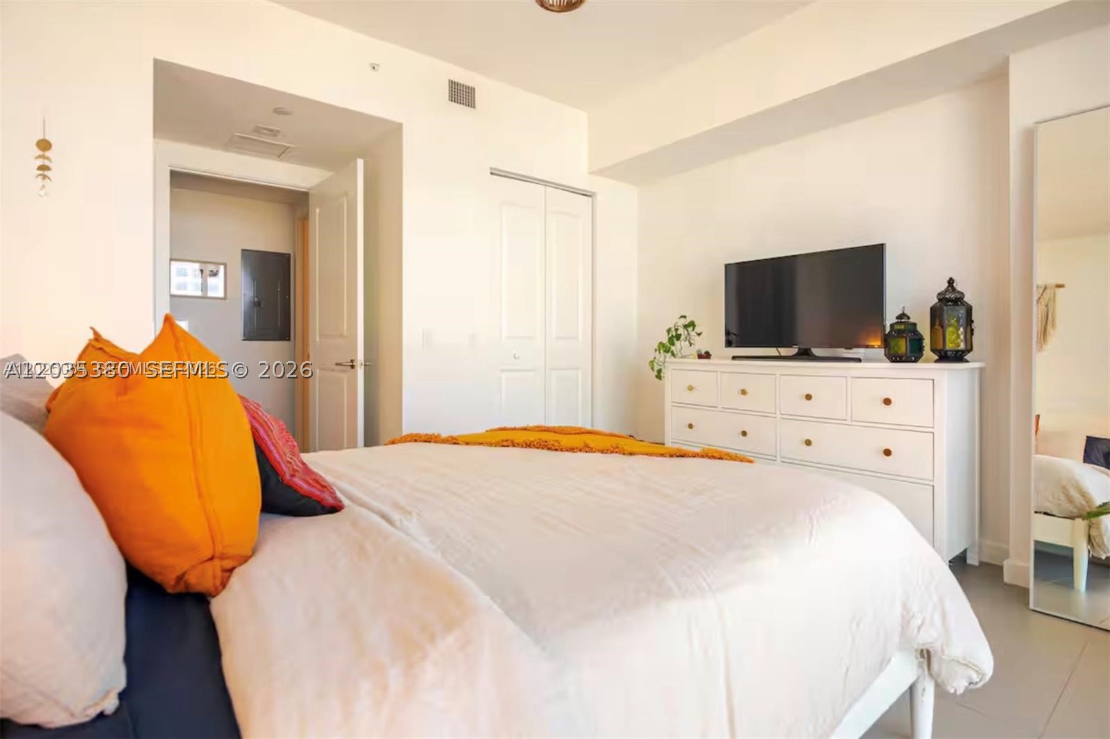 CANVAS CONDO - Residential Lease