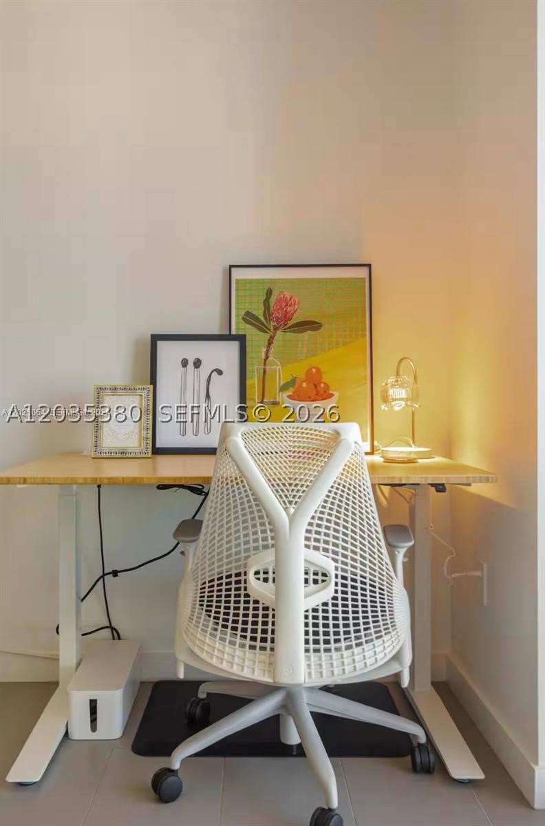 CANVAS CONDO - Residential Lease