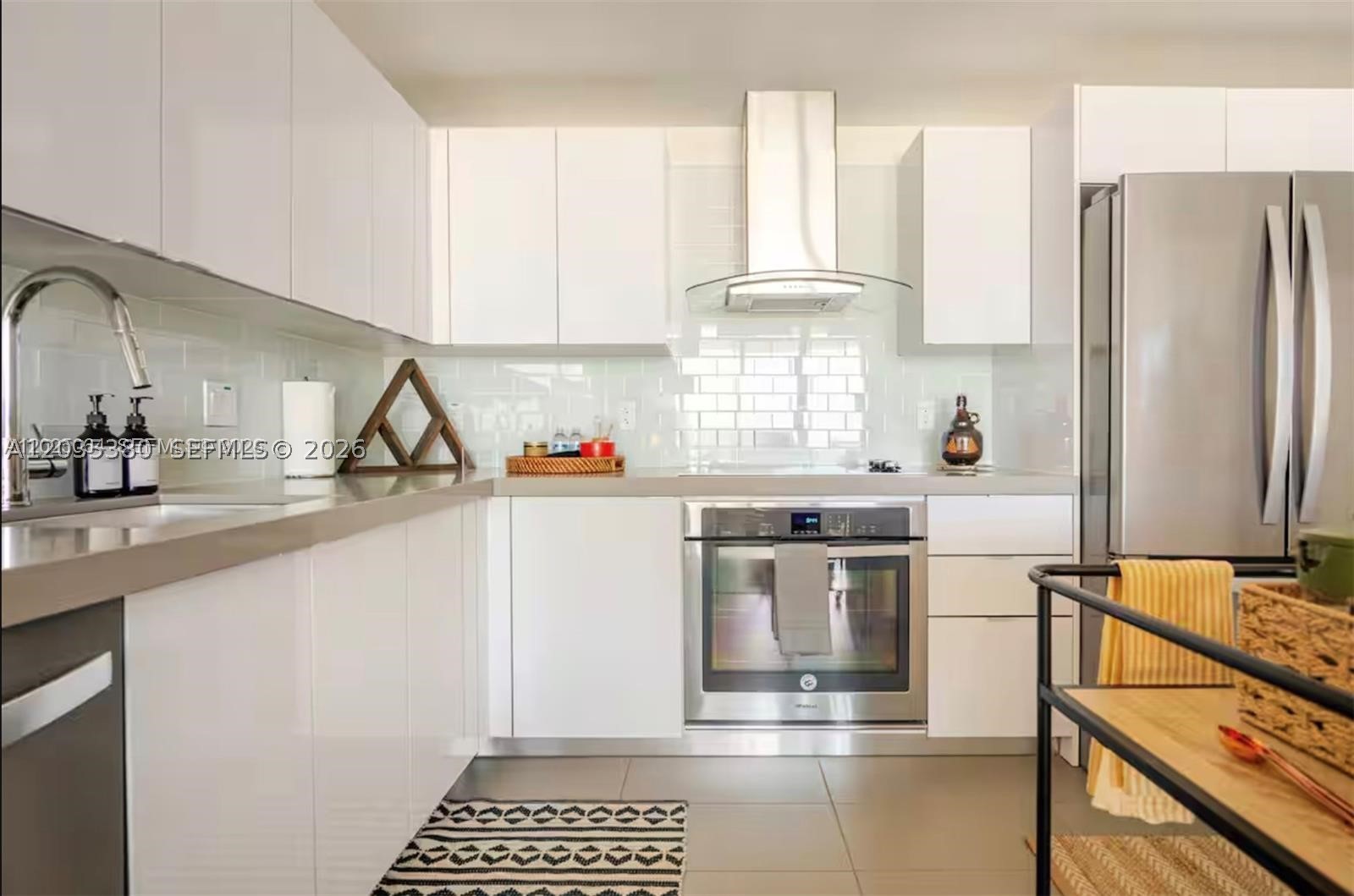 CANVAS CONDO - Residential Lease