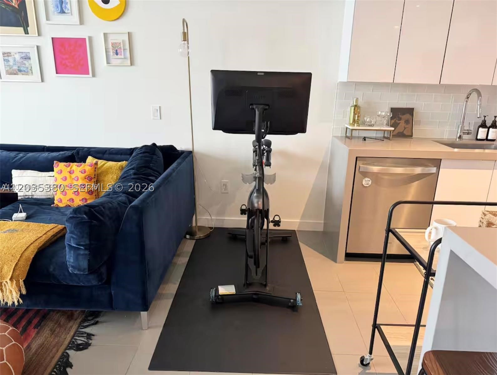 CANVAS CONDO - Residential Lease
