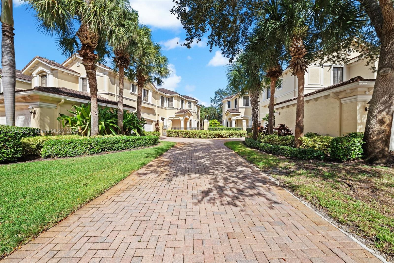 MARIPOSA POINTE AT WESTON - Residential
