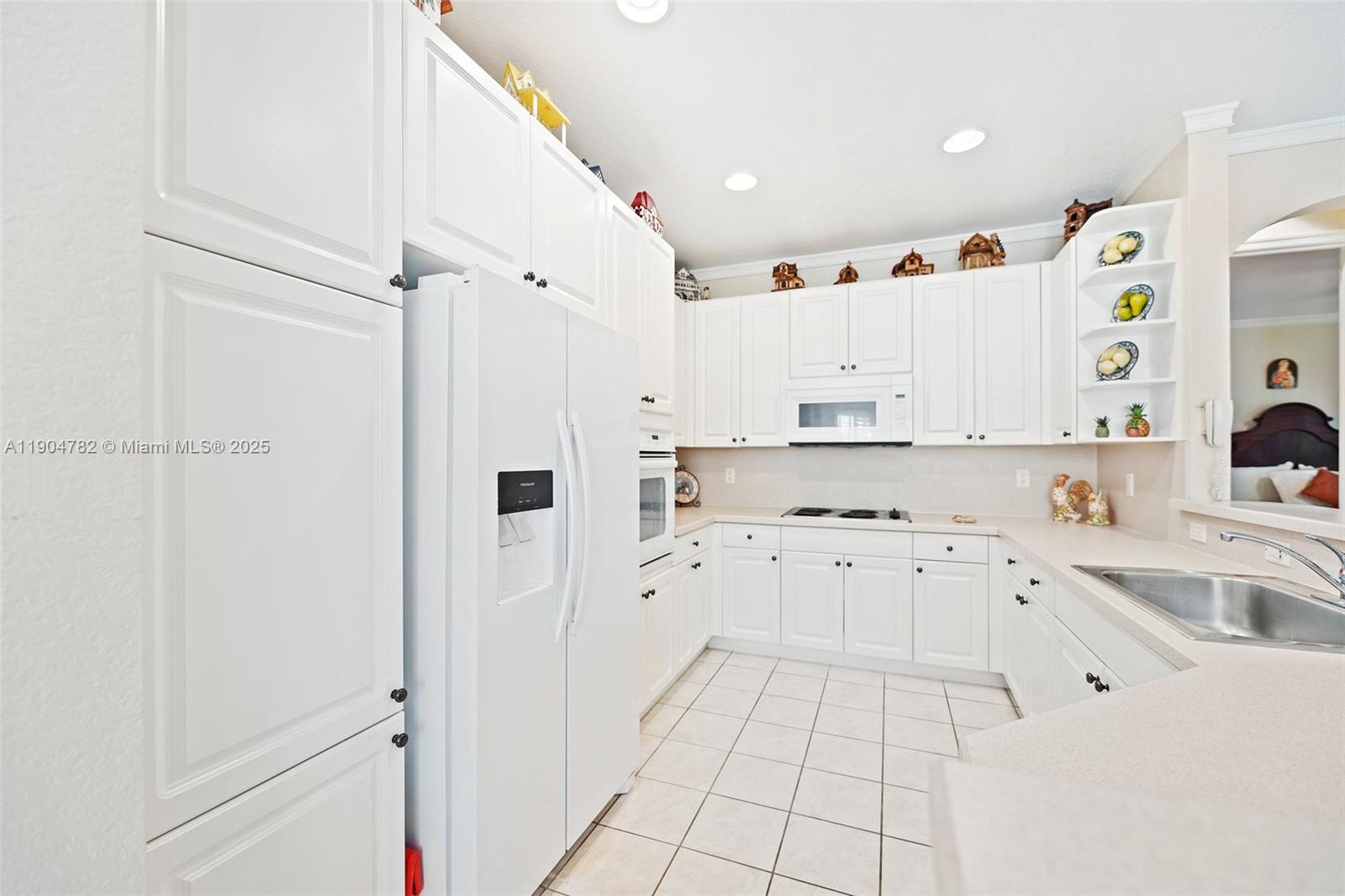 MARIPOSA POINTE AT WESTON - Residential