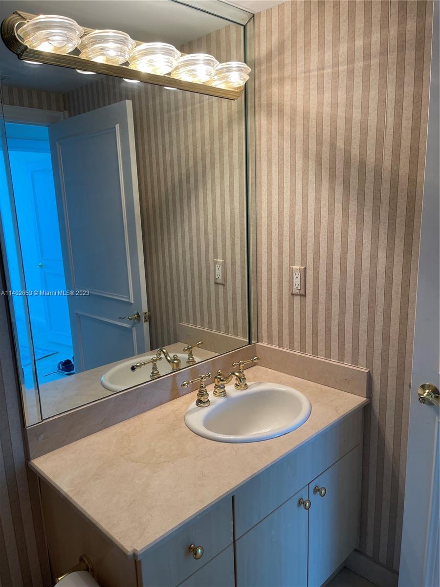 CAPOBELLA CONDOMINIUM - Residential Lease