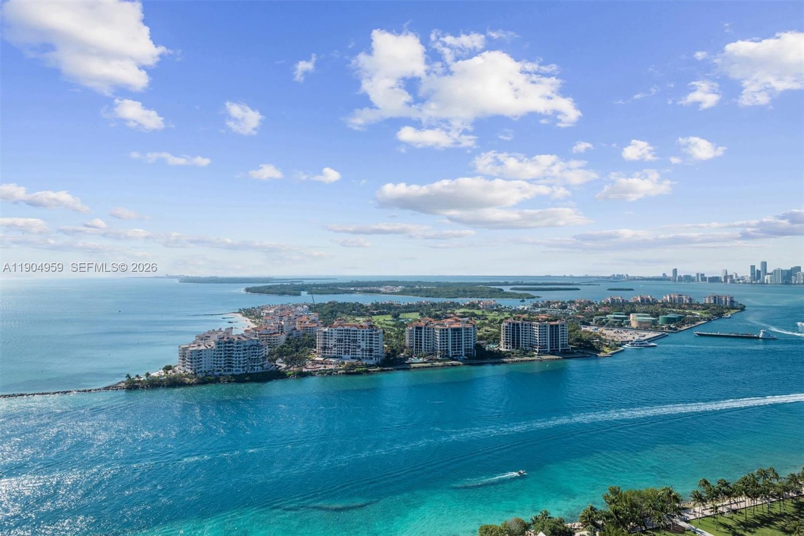 CONTINUUM ON SOUTH BEACH - Residential