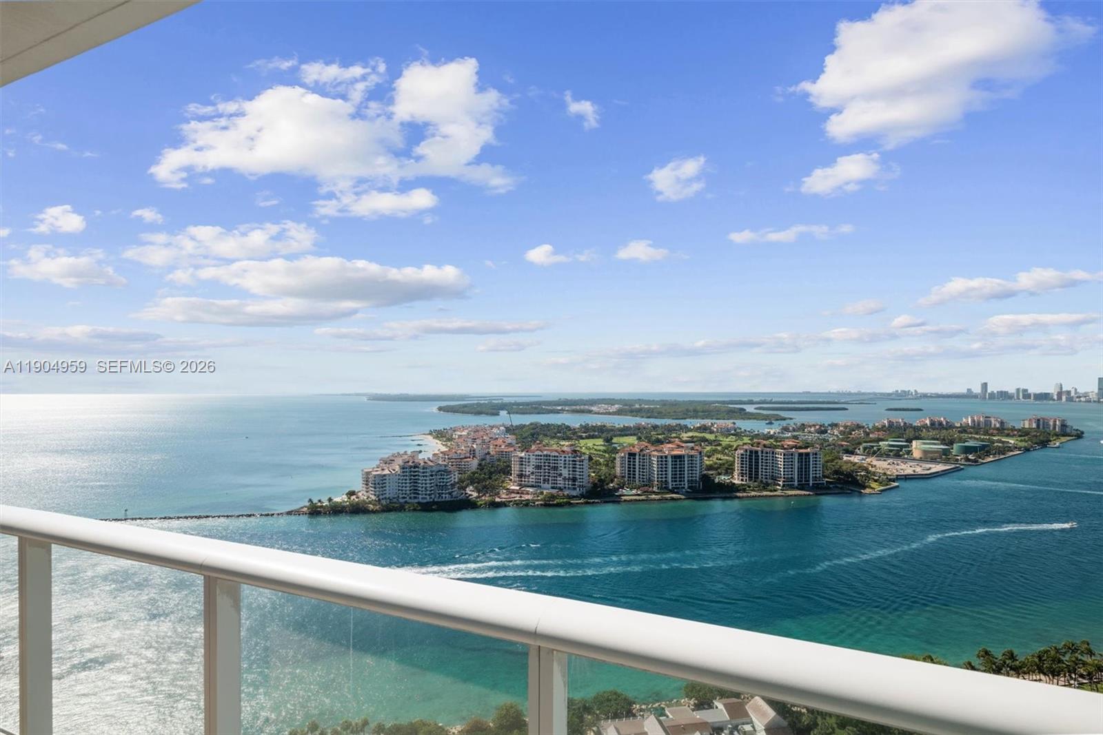 CONTINUUM ON SOUTH BEACH - Residential