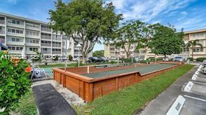 FIRST GULFSTREAM GARDEN - Residential