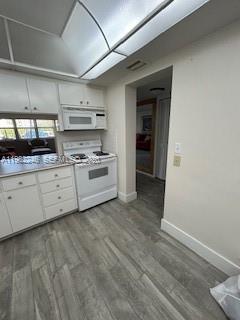 FIRST GULFSTREAM GARDEN - Residential