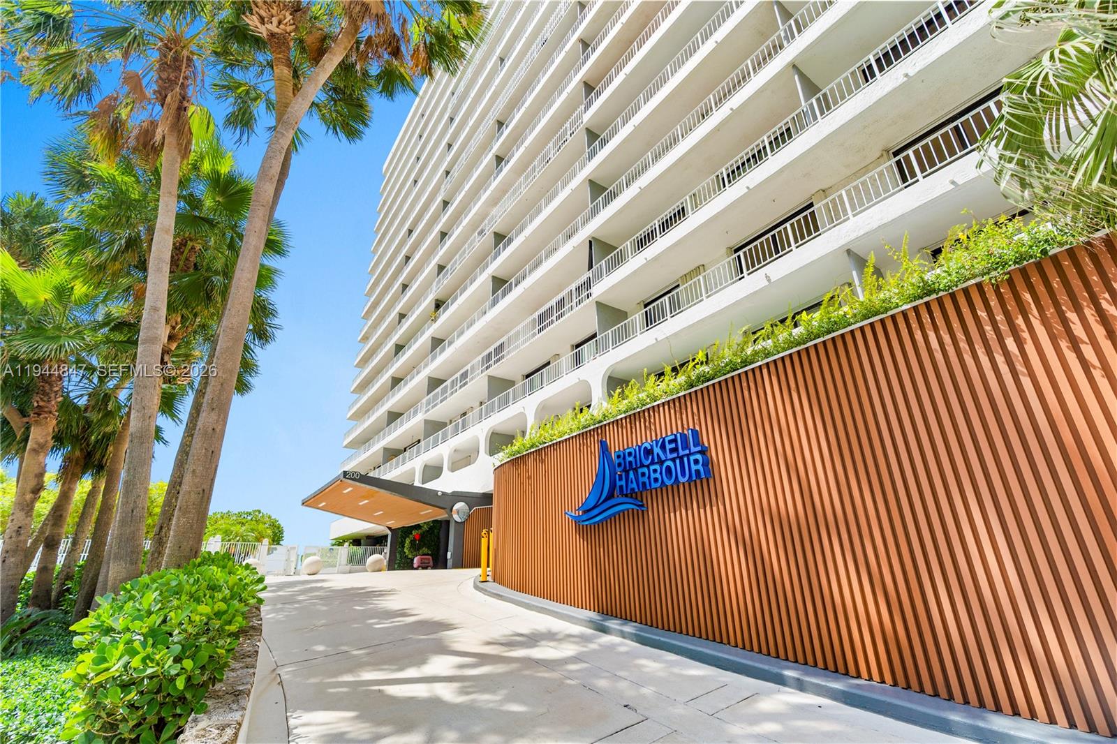 BRICKELL HARBOUR CONDO - Residential